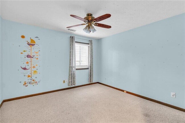 Building Photo - 1616 Maple Ridge Dr