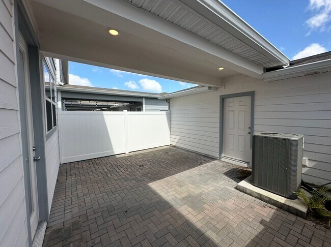 Building Photo - Isles of Lake Nona!! 3 Bedroom 2.5 Bathroom Townhome