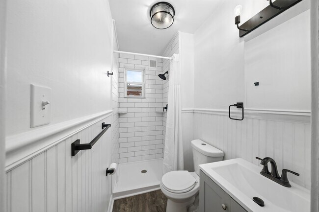 Building Photo - 1531 Green St