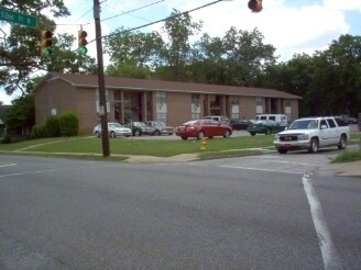 Primary Photo - Glynwood Apartments