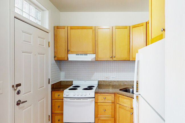 Kitchen - Kenwood Court