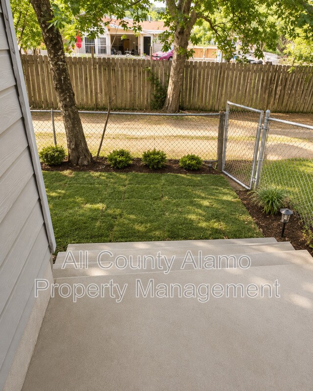 Building Photo - 429 Zachry Dr