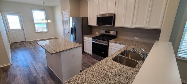 Building Photo - 640 Pepperbark Loop