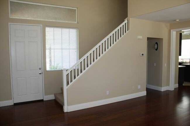 Building Photo - Beautiful  3bed 2.5 ba in Paseo del Sol. Lots of Amenities! Available now!