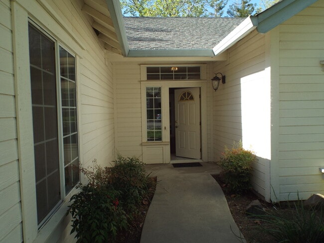 Building Photo - Gorgeous House in California Park Neighborhood!