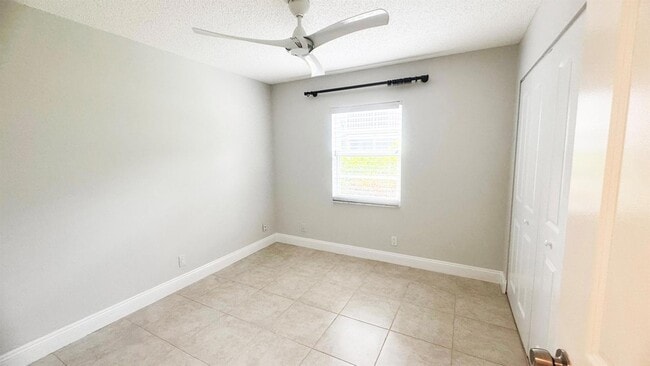 Building Photo - 7547 S Oriole Blvd