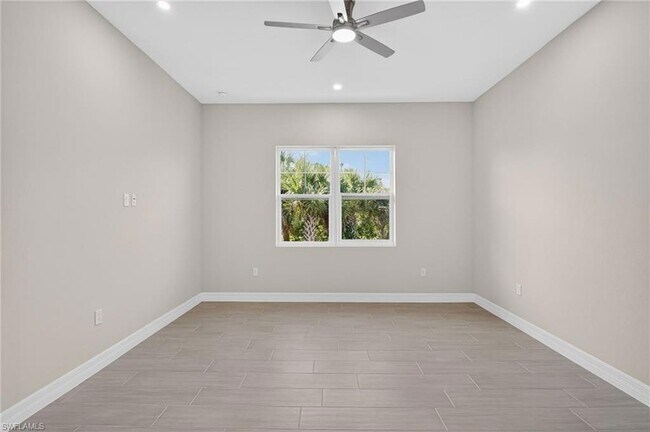 Building Photo - 286 Indies Dr E