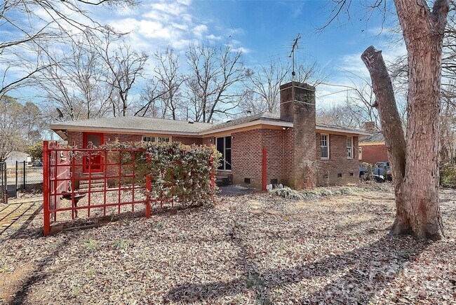 Building Photo - 6635 Olde Savannah Rd