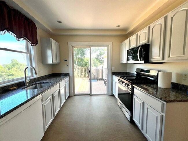 Building Photo - 1 Fort Ave Terrace