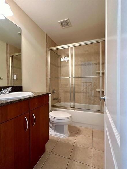 Building Photo - 1362 Bayview Dr