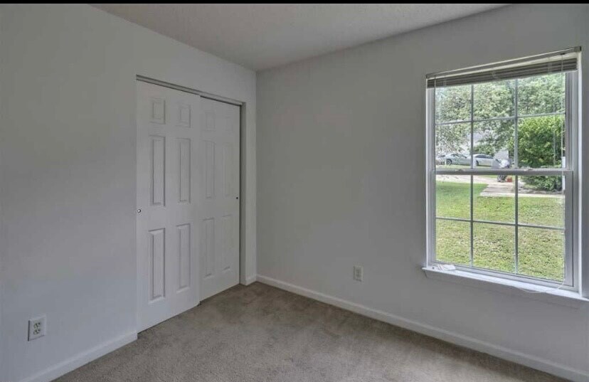 bedroom 2 - 210 Seven Pines Ct