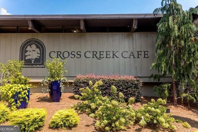 Building Photo - 82 Montre Square NW