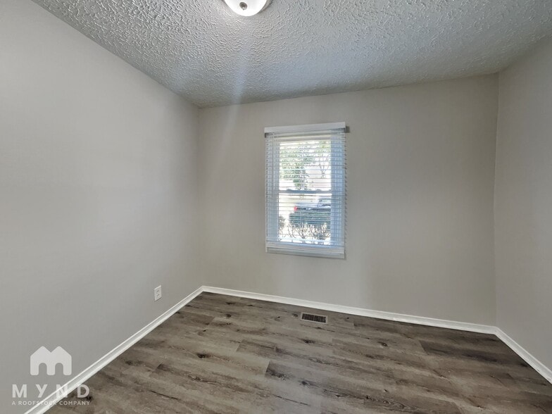 Building Photo - 6649 Meadowlark Dr