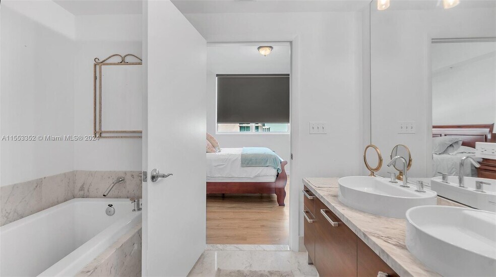 Building Photo - 253 NE 2nd St