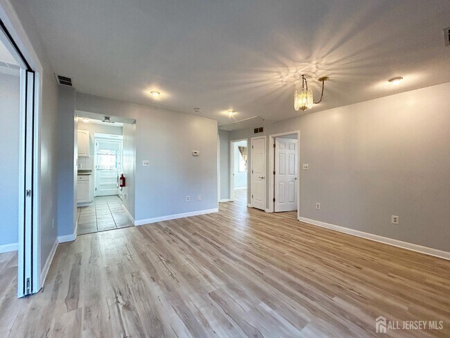 Building Photo - 122 Vineyard Rd