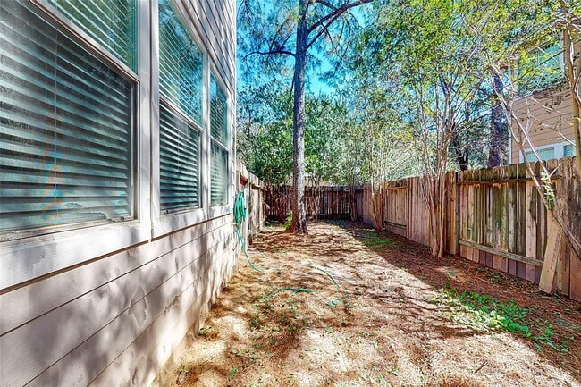 Building Photo - 107 N Camellia Grove Cir