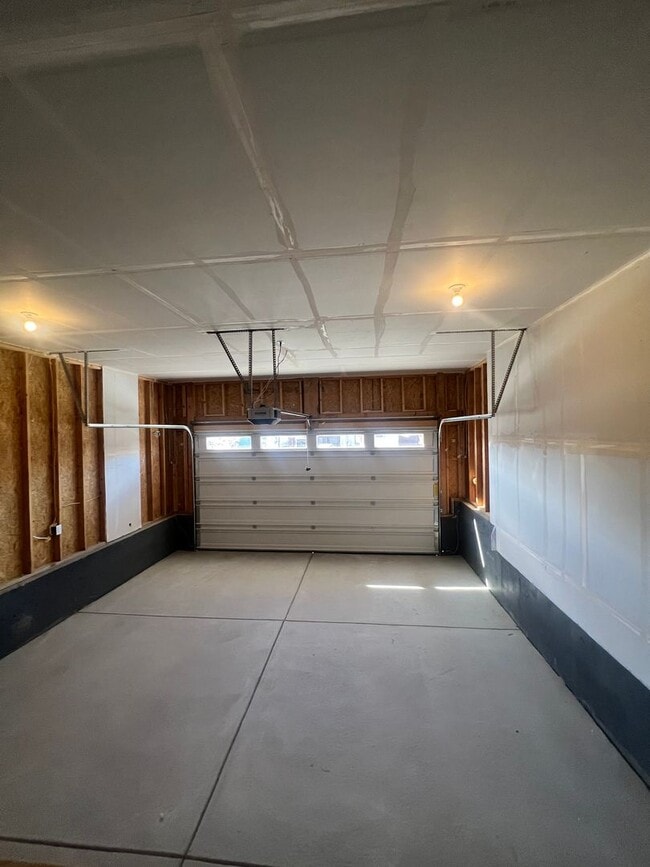 Building Photo - Brand New 5bd/4ba Located in the desirable Raindance neighborhood