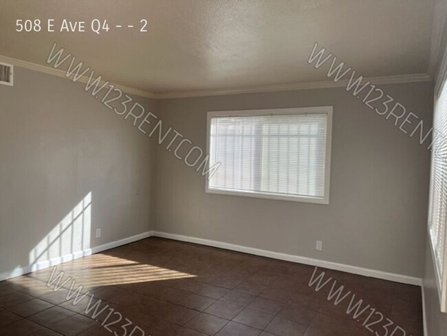 Building Photo - 2BD/ 1BTH Apartment East Palmdale