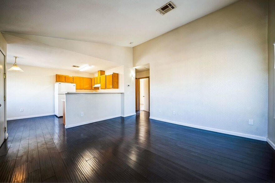 Building Photo - 2654 Bryandouglas Dr