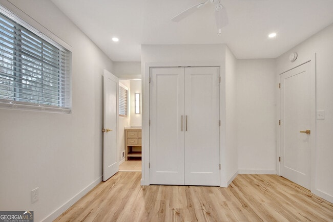 Building Photo - 183 Pine St NE