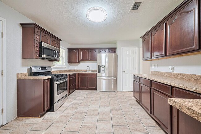 Building Photo - 3323 Suiter Way