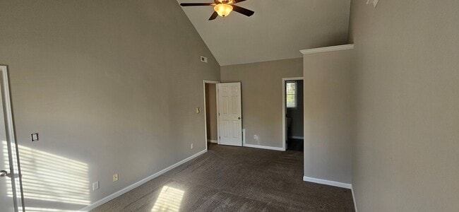 Building Photo - Beautiful, Hard to Find 4br/2.5ba in Cary! Available Now!