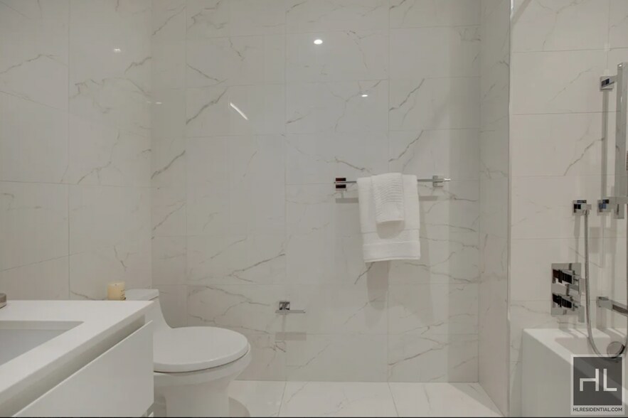 Building Photo - East 44th Street