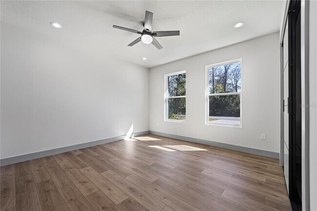 Building Photo - 11 Ethan Allen Dr