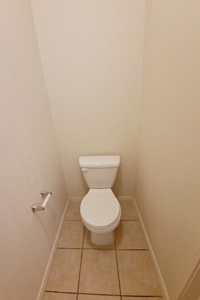 Building Photo - Cute 3 bed, 2 bath home in Huning Ranch