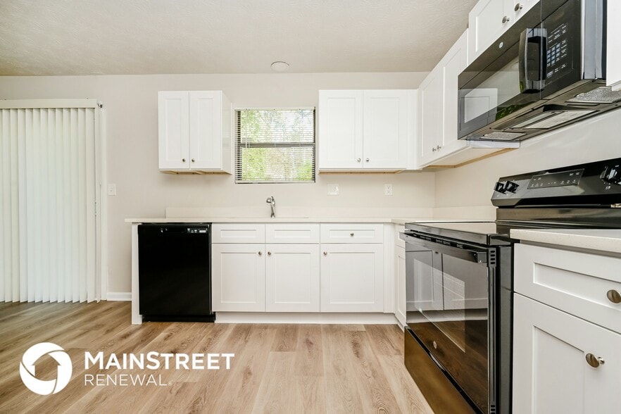 Building Photo - 4276 Old Lake Dr