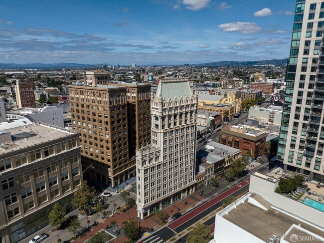 Building Photo - 1615 Broadway