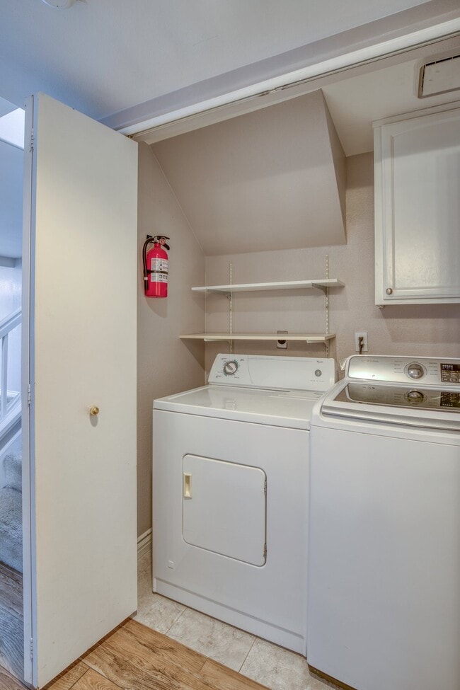 Building Photo - 2345 Potters