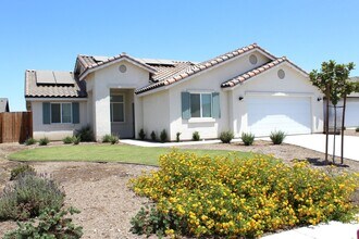 Building Photo - Beautiful Solar and All Electric Home for ...