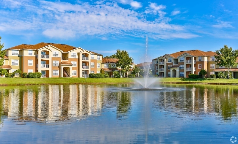 Building Photo - 5800 Lake Pointe Village Cir