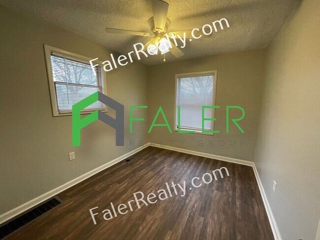 Building Photo - Darling Belmont Bungalow