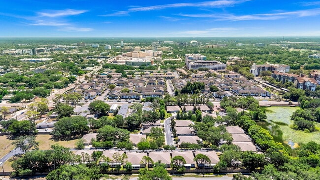 Building Photo - 2011 Villa Sites Dr