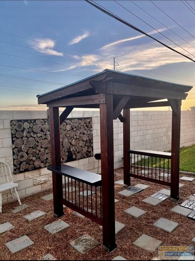 Building Photo - 219 Las Joyas Blvd