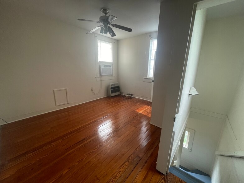 Another angle of first room upstairs - 1230 Mandeville St
