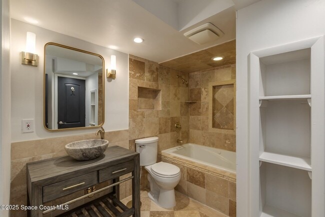 Building Photo - 18 Marina Isles Blvd