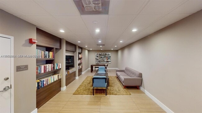 Building Photo - 3625 N Country Club Dr