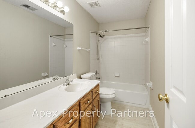 Building Photo - 13109 Sandbourne S