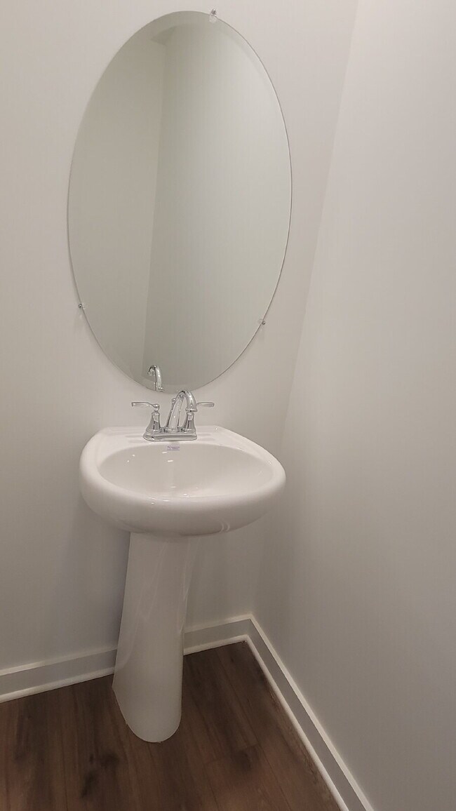 Building Photo - Section 8 Accepted!!! "Discover Comfort and Style: 3-Bed, 2.5-Bath Gem with Granite Elegance in H...