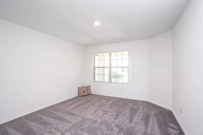 Building Photo - 26615 Lantana Cyn Dr