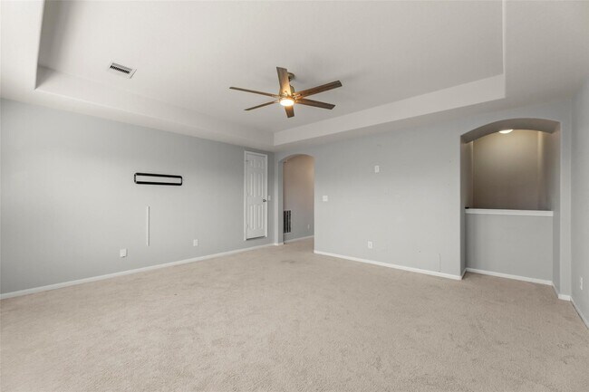 Building Photo - 5531 Drumlin Field Way