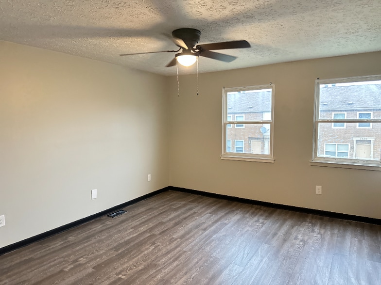 Building Photo - 1600 Worthington Row Dr