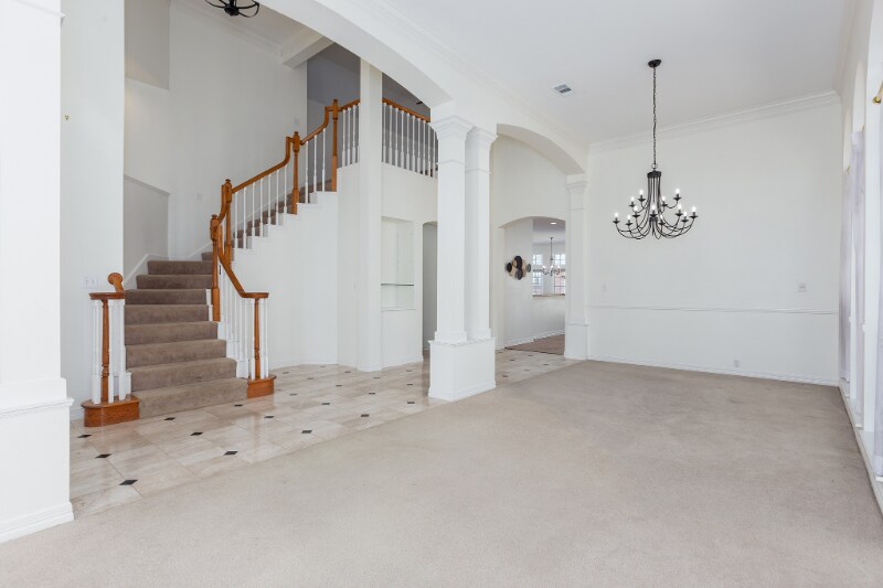 Building Photo - 501 Crown Colony Dr