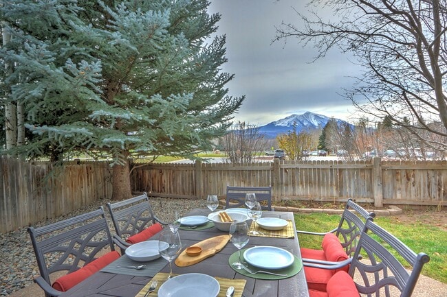 Building Photo - 408 Settlement Ln