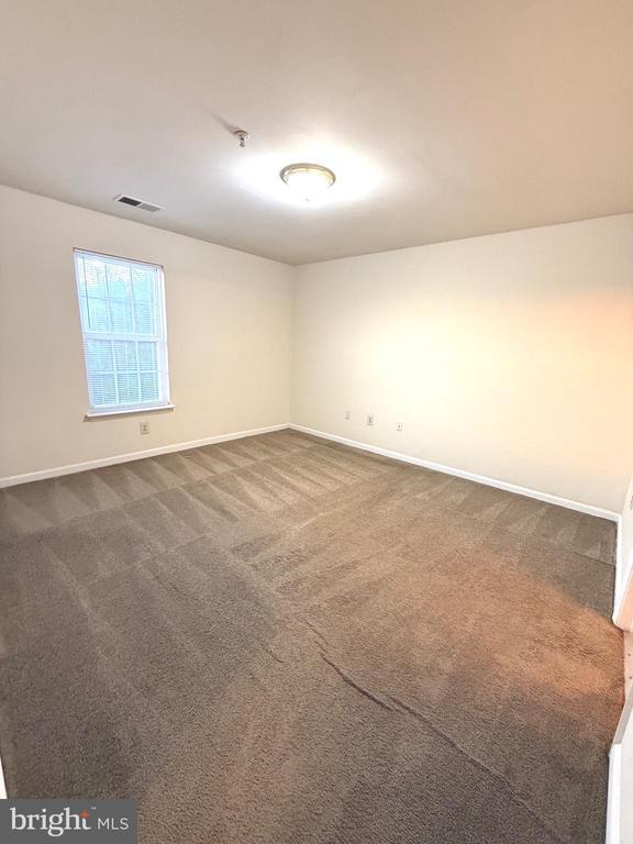 Building Photo - 32 White Pine Cir