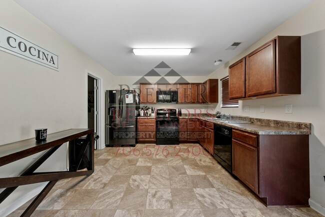 Building Photo - 741 Compass Trl