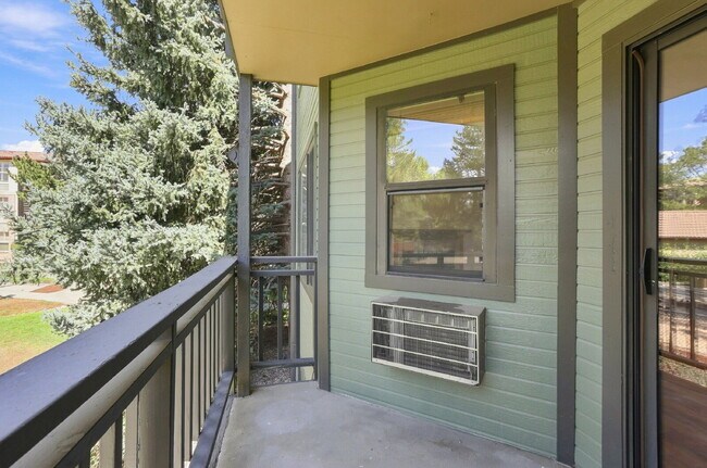 Building Photo - $2,340.95, 2 Bed 2 Bath Condo in Boulder with In Unit Laundry!